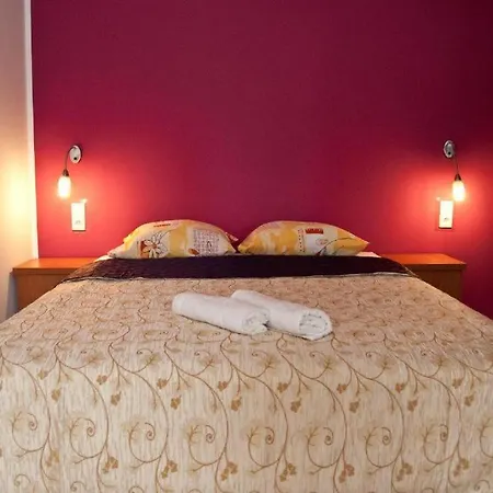 Stenia Center Frühstückspension 3*