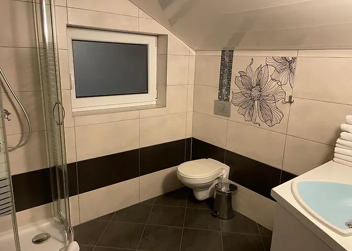 לינה וארוחת בוקר Stenia Center 3*